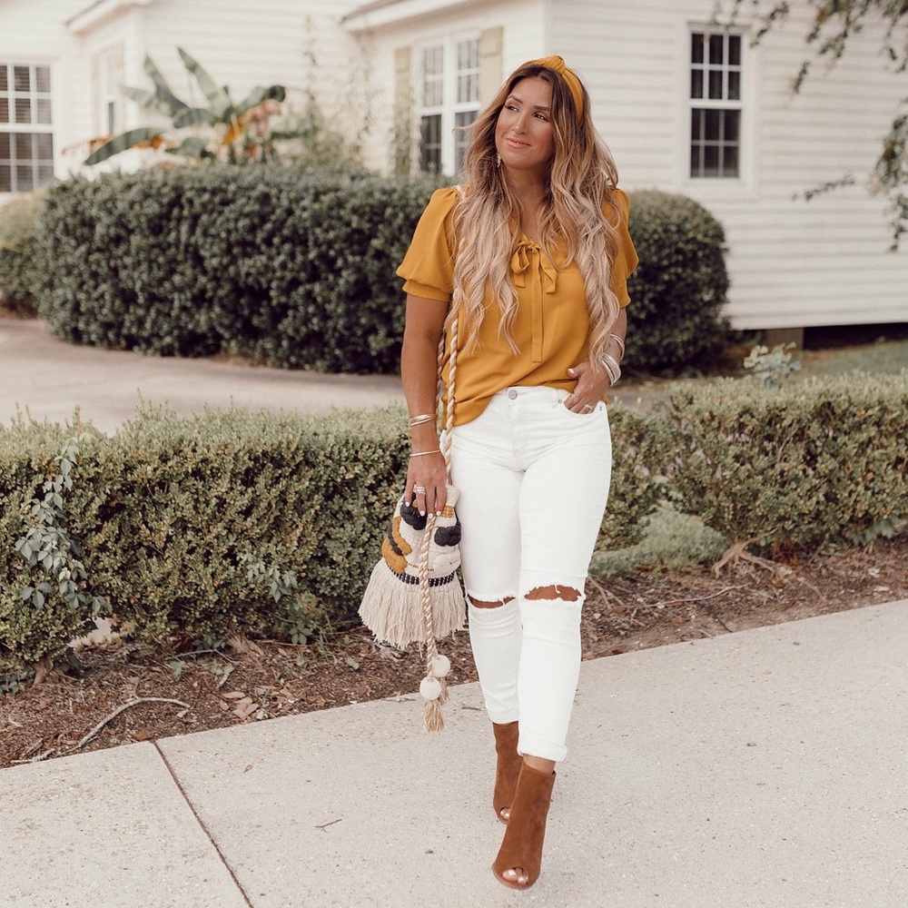 CeCe Mustard Short sleeve Blouse Sz M